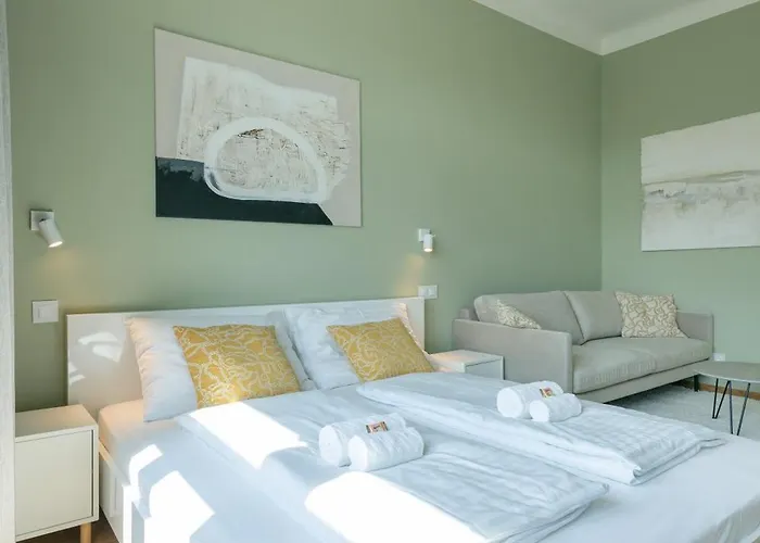 Josef's I Premium I Metro Access Apartment *